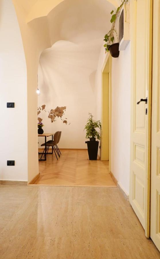 The Industrique Home - 3 Bedroom Apartment Timişoara Eksteriør bilde