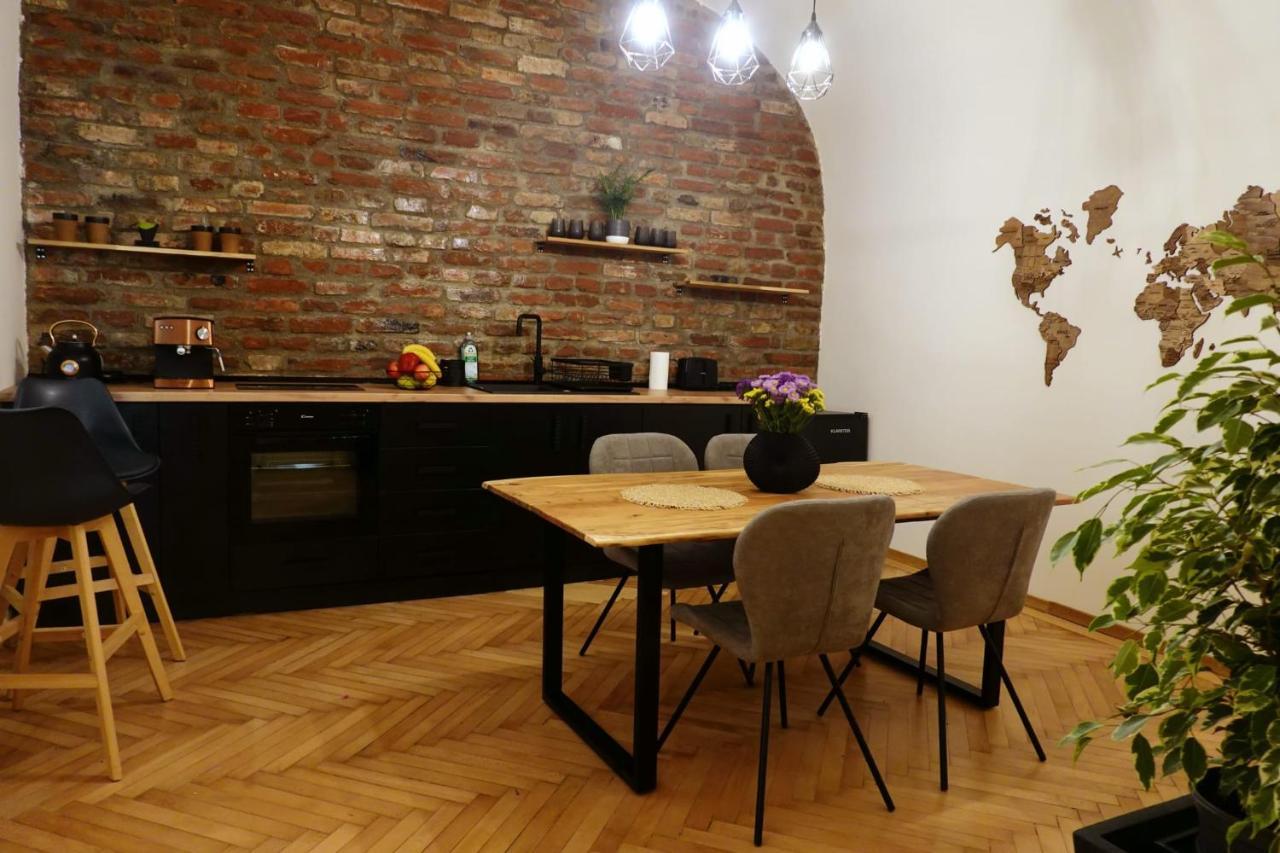 The Industrique Home - 3 Bedroom Apartment Timişoara Eksteriør bilde
